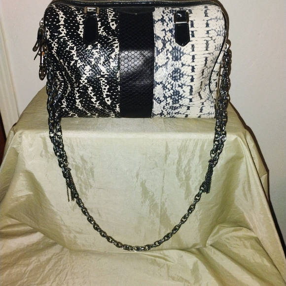 Stylish Black and White Snake Print Women's Bag Coach Bag - Picture 4 of 9